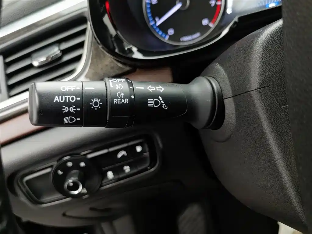 GAC Trumpchi Trumpchi GS8 2017 320T 2WD Luxury Smart Connect (7-seater) фото 21
