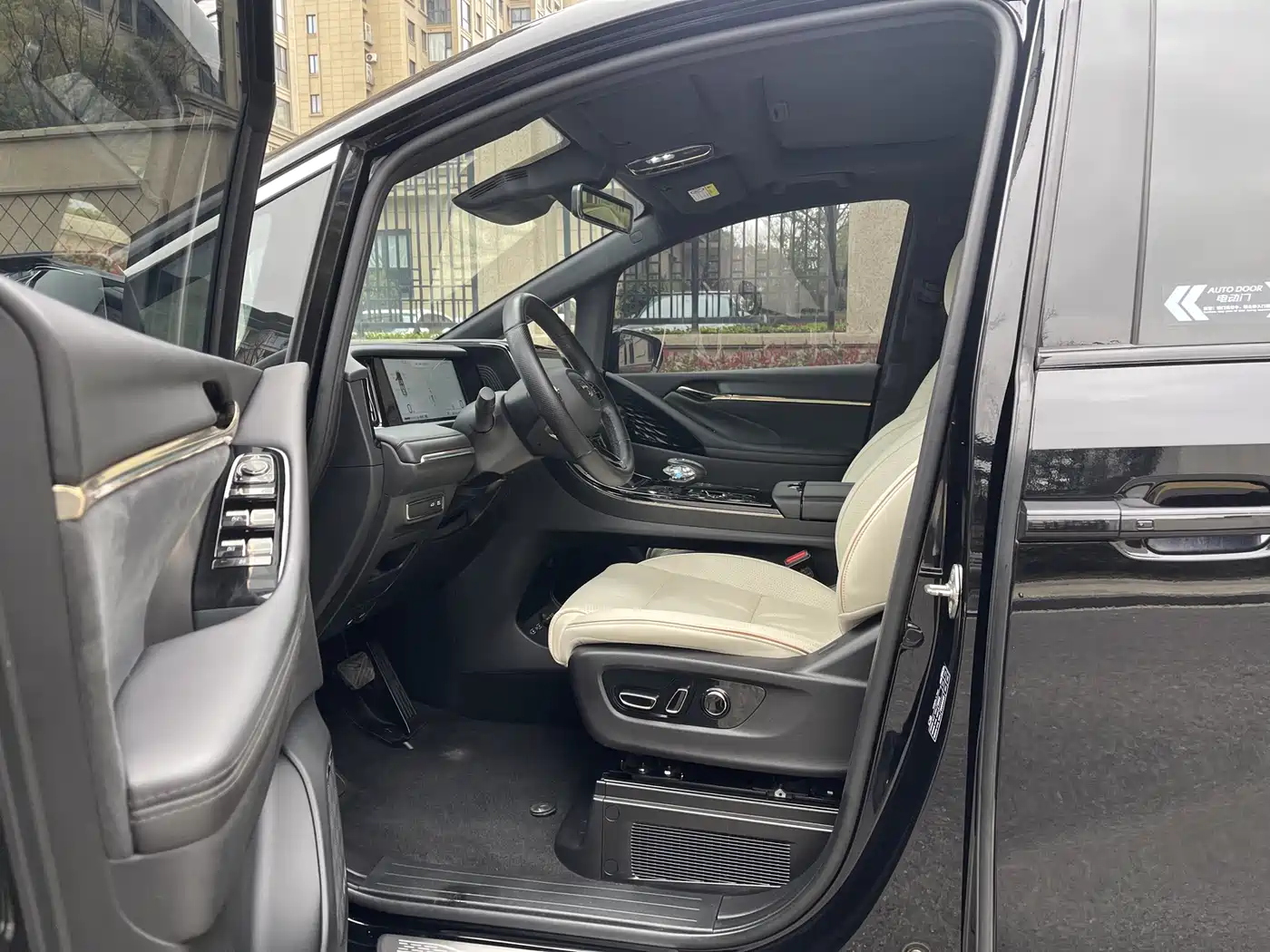 GAC Trumpchi Trumpchi M8 2023 Model Master Series Hybrid Royal Edition фото 9