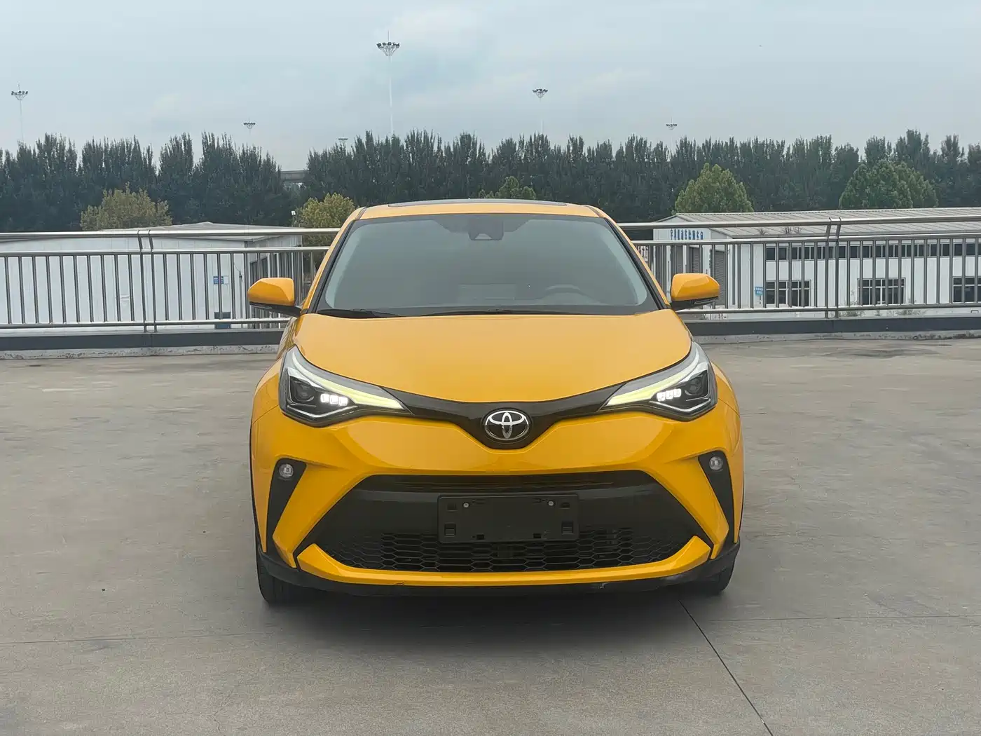 Toyota C-HR 2021 2.0L Luxury Edition фото 2