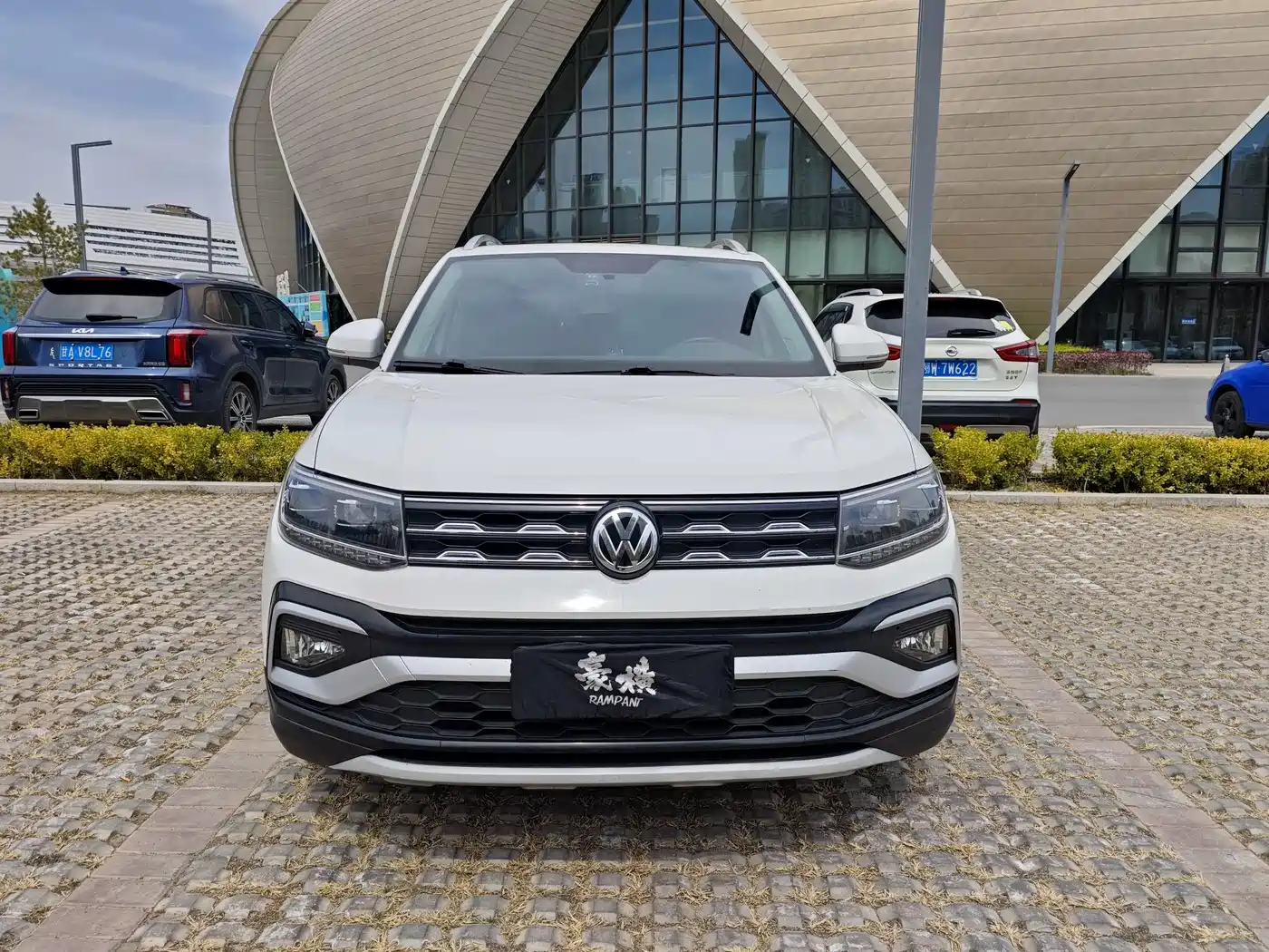 Volkswagen T-Cross 2019 1.5L Automatic Comfort Edition фото 2