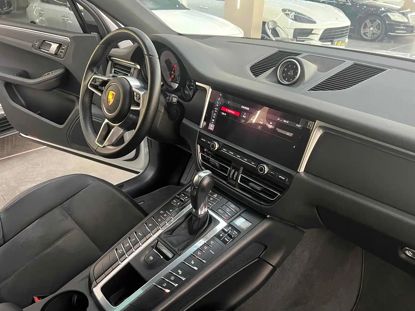 Porsche Macan 2018 Macan 2.0T фото 16