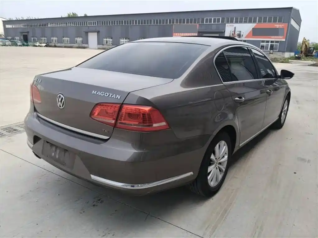Volkswagen Magotan 2015 2.0TSI Luxury фото 9