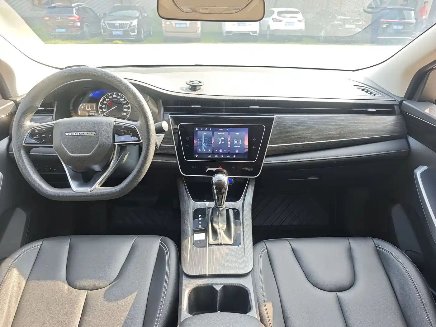 Venucia D60 2022 2021 PLUS 1.6L XL CVT Joy Leader Edition