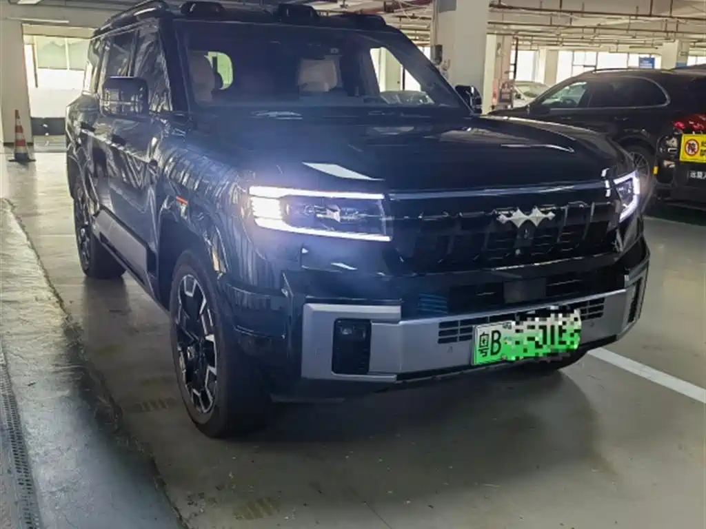 Fang Cheng Bao Leopard 8 2025 Zhiyong Flagship 7-Seater