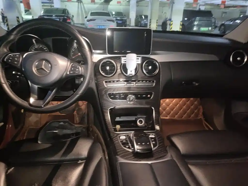 Фото 13 - Mercedes-Benz C-Class