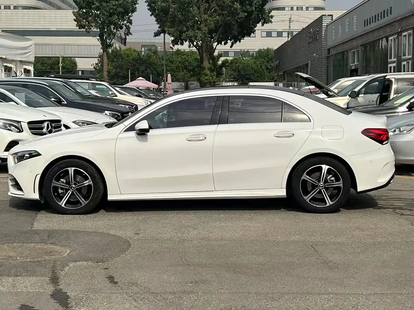 Mercedes-Benz A-Class 2023 A 200 L Fashion фото 7