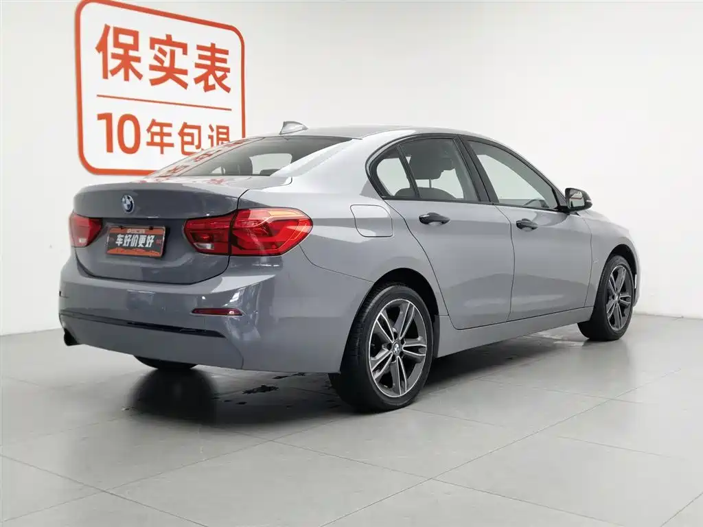 BMW 1 Series 2017 118i Sport фото 2