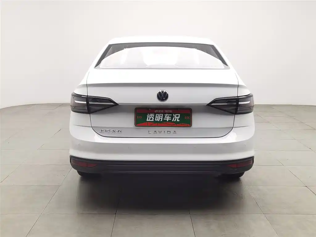 Volkswagen Lavida 2023 XRUI 1.5L Manual New Comfort Edition фото 4
