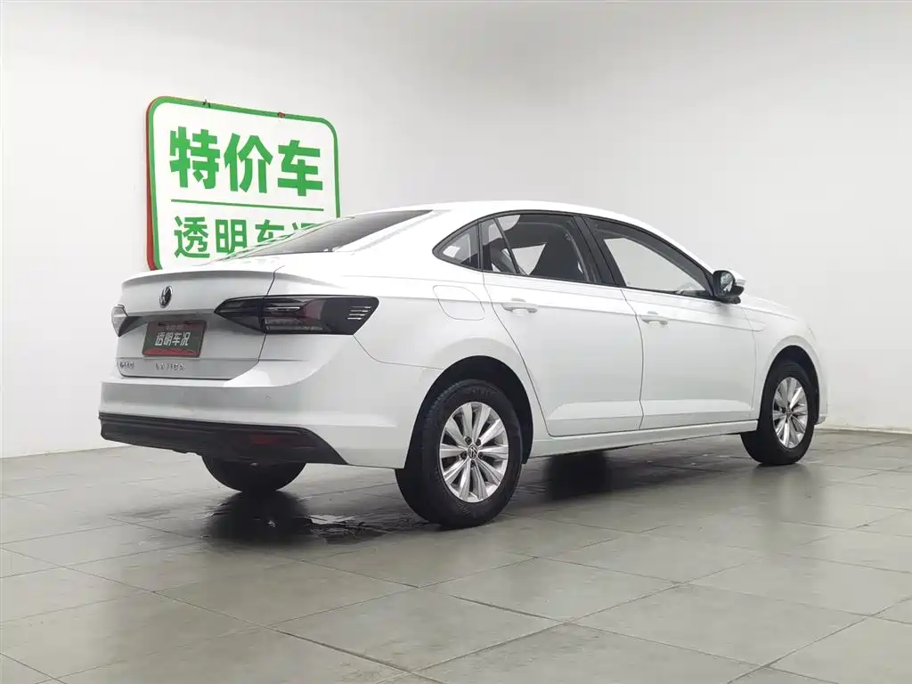 Volkswagen Lavida 2023 XRUI 1.5L Manual New Comfort Edition фото 2