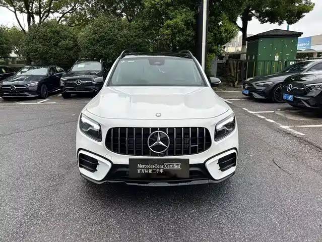 Mercedes-Benz GLB AMG 2025 Model AMG GLB 35 4MATIC — фото 2