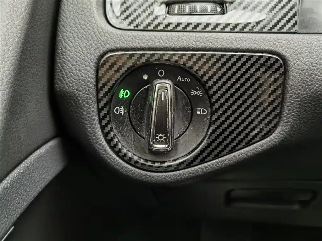 Volkswagen Golf 2018 1.6L Automatic Comfort фото 21