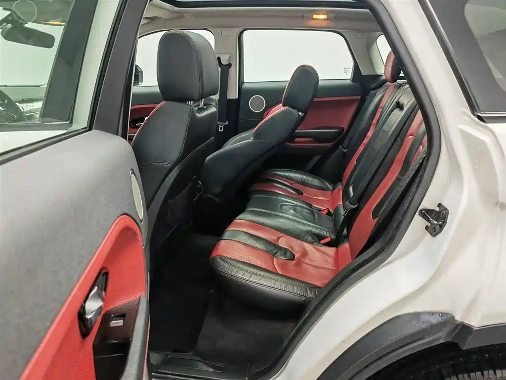 Land Rover Range Rover Evoque (Import) 2013 2.0T 5-door Dynamic Edition фото 15