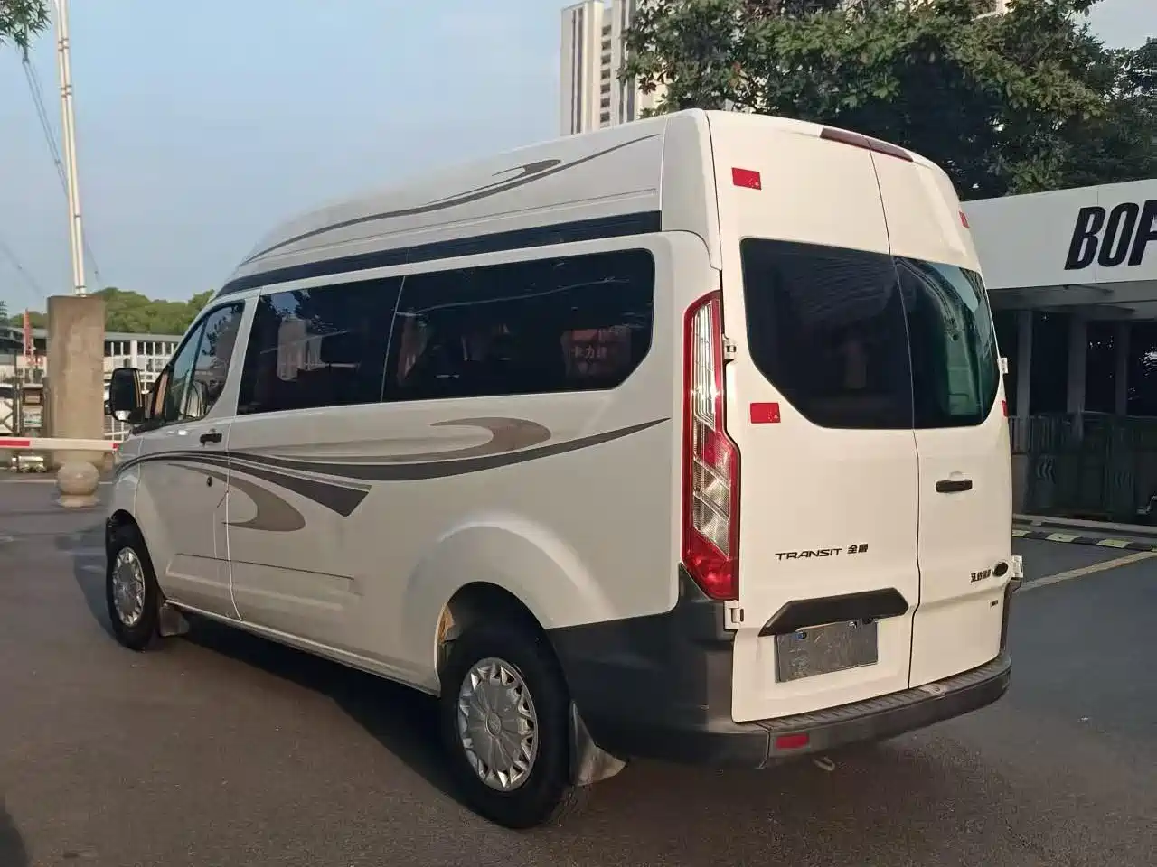 Ford Transit 2017 2017 2.0T Diesel Multi-Purpose Commercial Vehicle Medium Wheelbase Medium Roof China IV