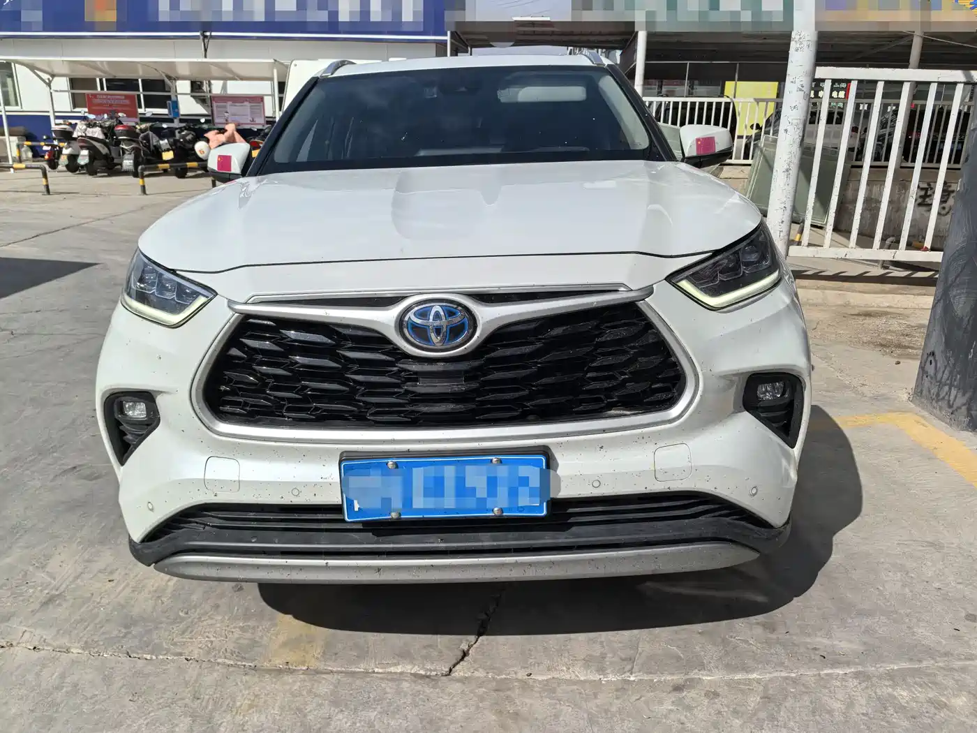 Toyota Highlander 2024 2.5L Smart Hybrid 4WD Premium 7-seater фото 2