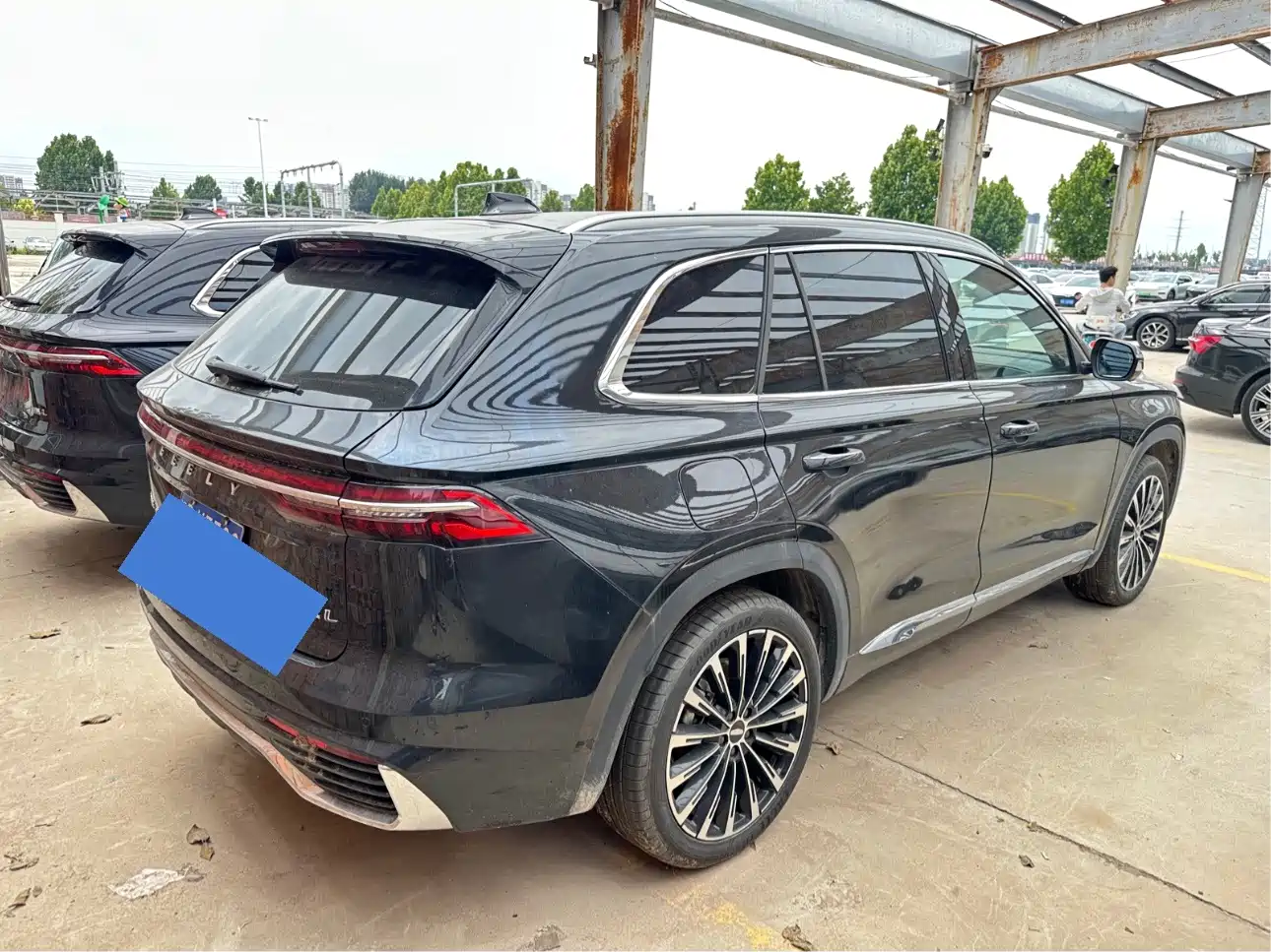 Фото 8 - Geely Monjaro