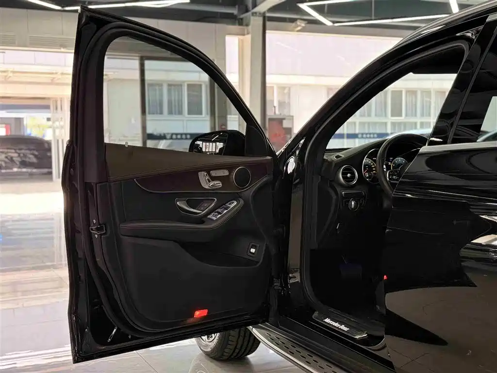 Mercedes-Benz GLC 2022 Facelift II GLC 260 L 4MATIC Luxury фото 6