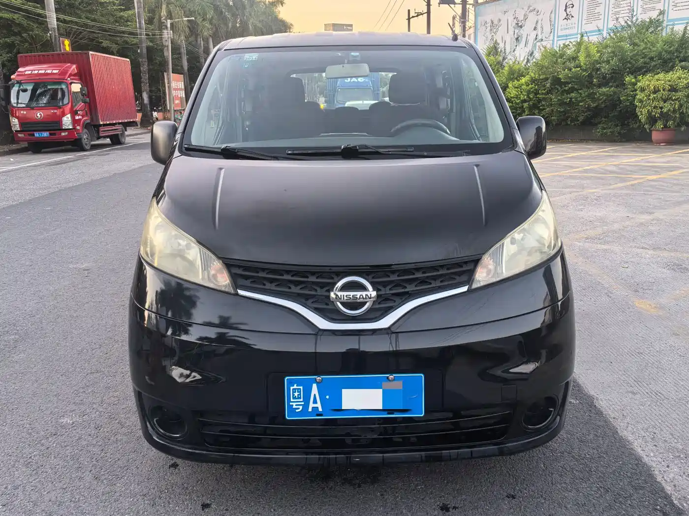 Nissan NV200 2010 2010 1.6L 232-seat Premium
