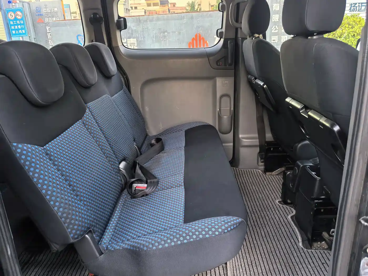 Nissan NV200 2010 2010 1.6L 232-seat Premium