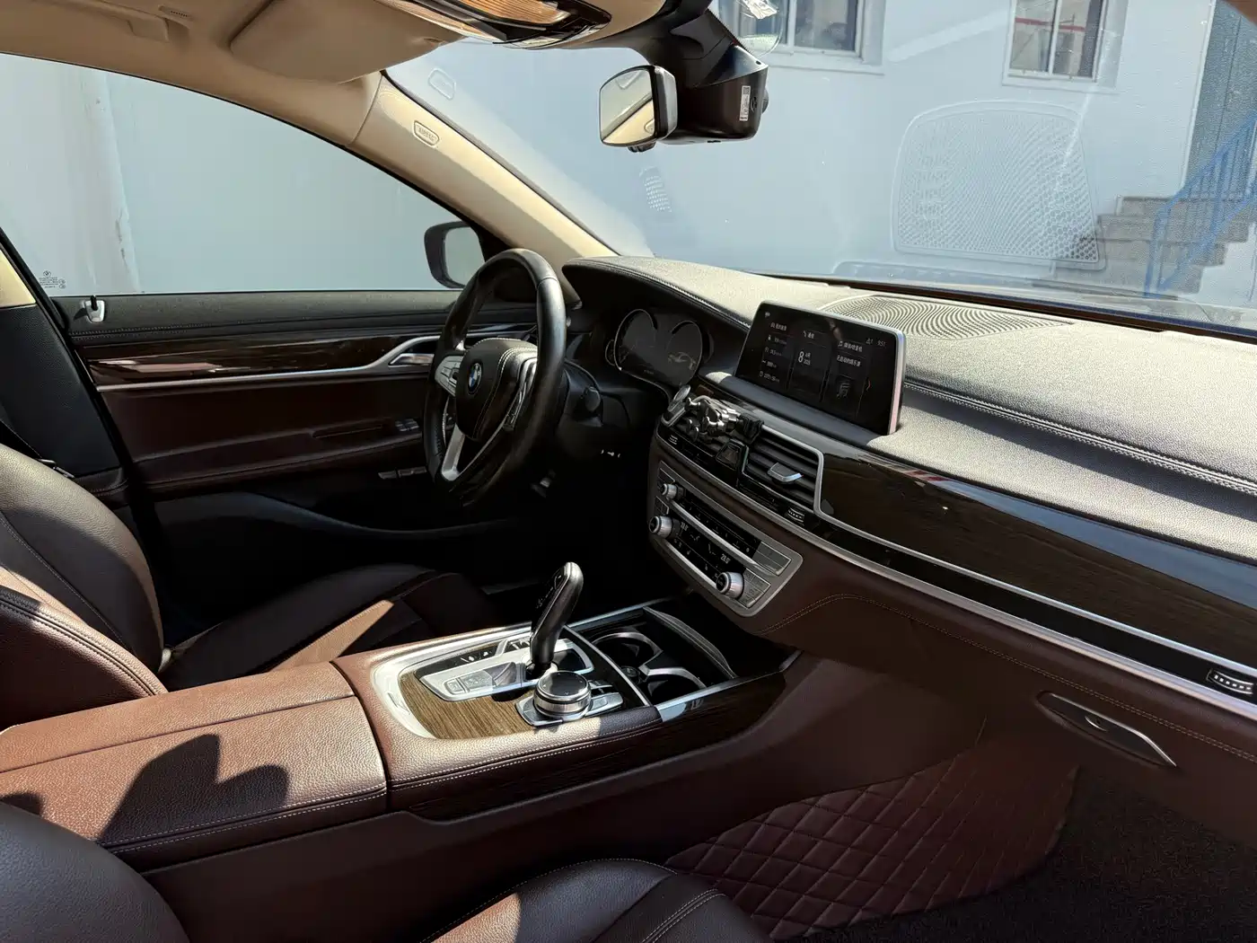 BMW 7 Series 2016 730Li Leading фото 29