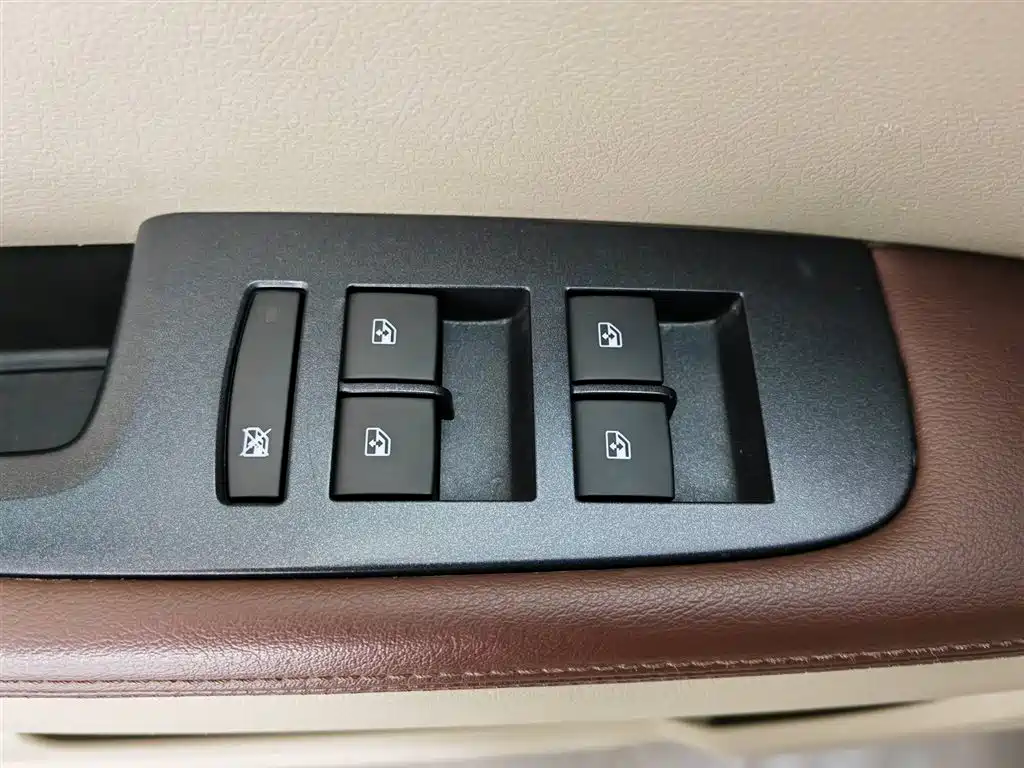 Buick GL8 2018 28T Comfort China VI фото 9