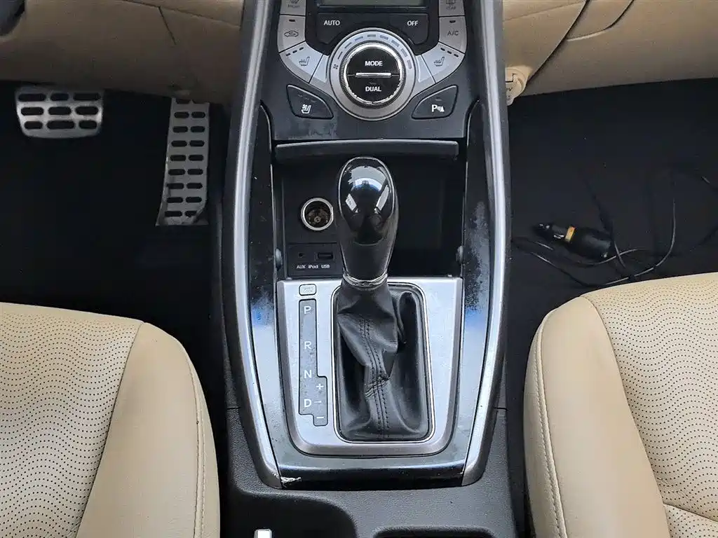 Hyundai Langdong 2012 1.8L Automatic Premium фото 13