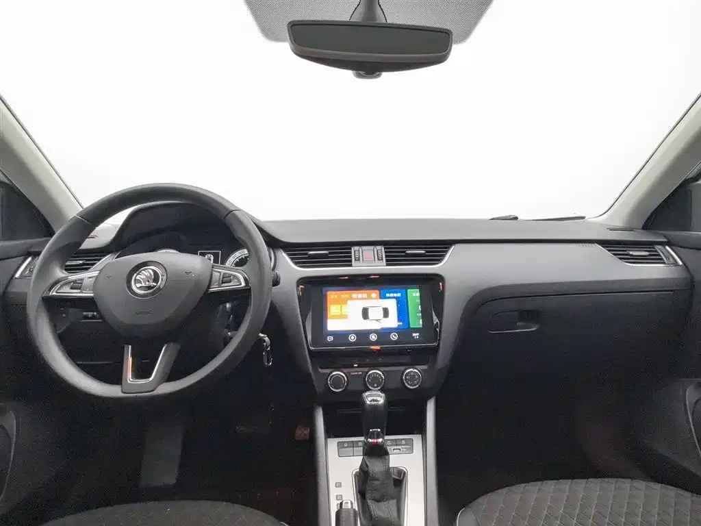 Škoda Octavia 2019 1.5L Automatic Smart Luxury China VI фото 5