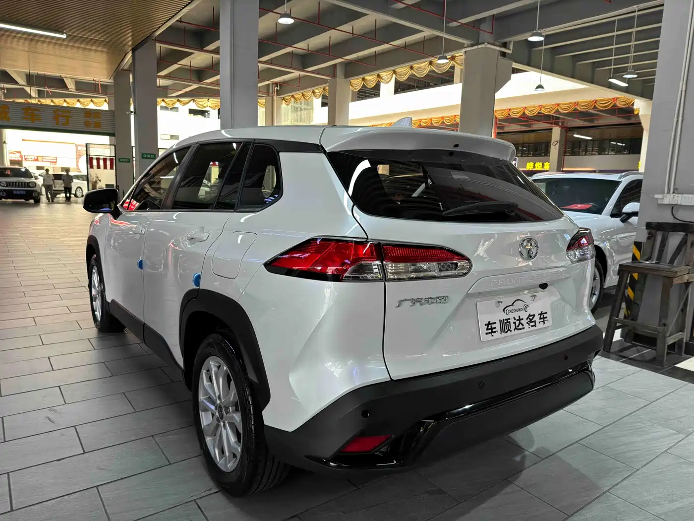 Toyota Frontlander 2022 2.0L CVT Elite фото 8