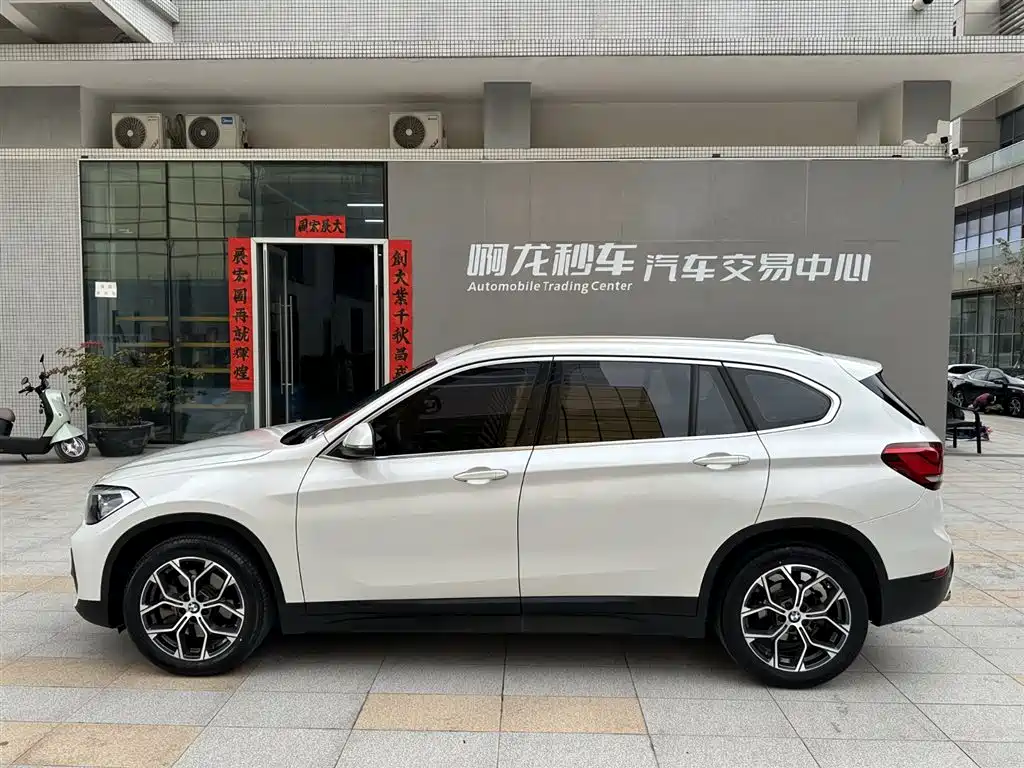 BMW X1 2020 sDrive25Li Leading Model фото 6