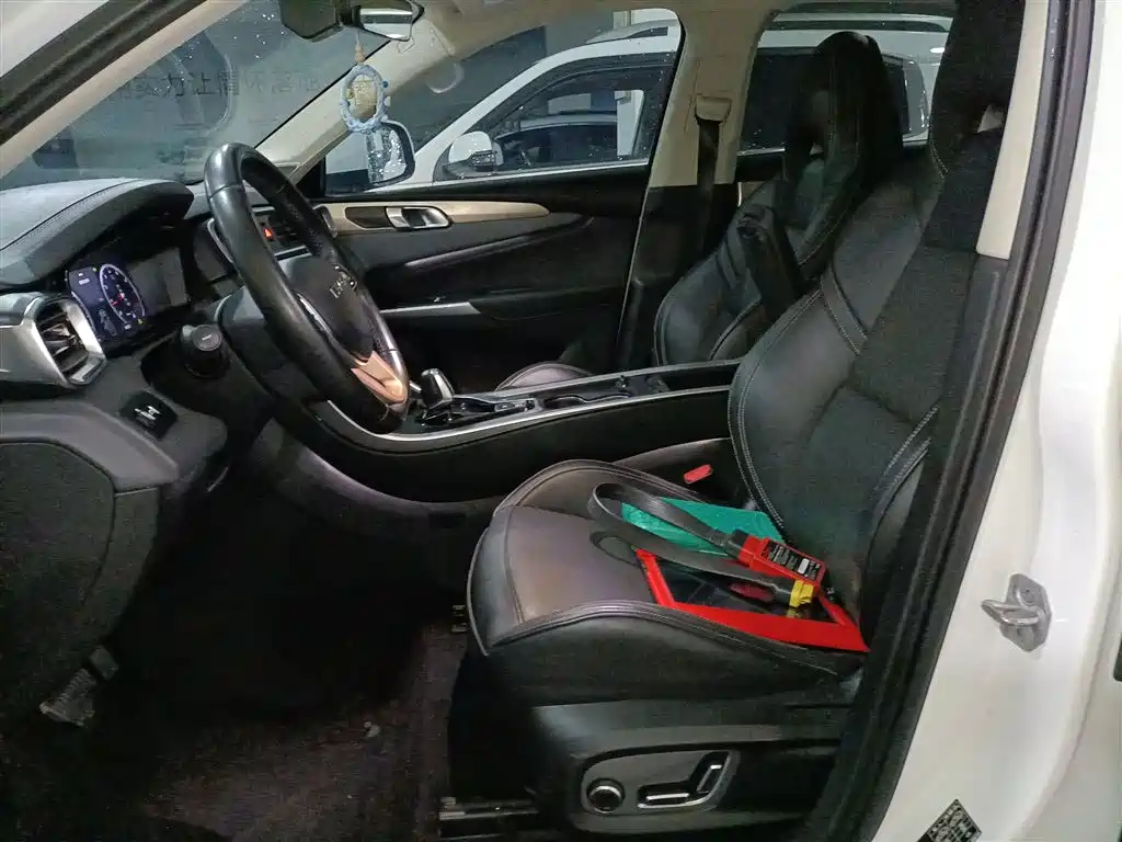 Lynk & Co 01 2017 2.0T 2WD Pro Version фото 13