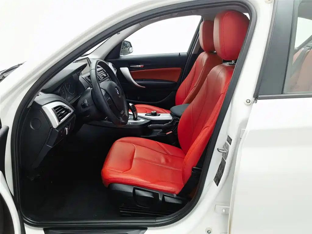 BMW 1 Series (Import) 2012 116i Leading фото 10