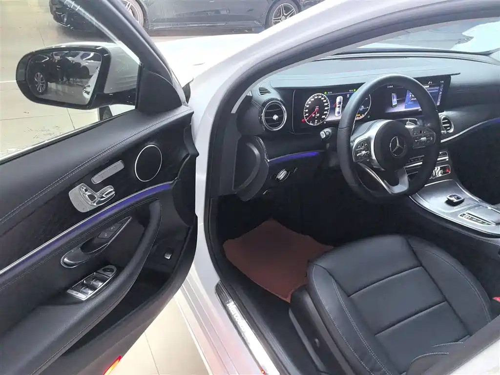 Mercedes-Benz E-Class 2019 E 300 L Sport Fashion фото 16