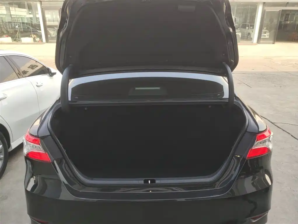 Toyota Camry 2021 2.5G Luxury Edition фото 19