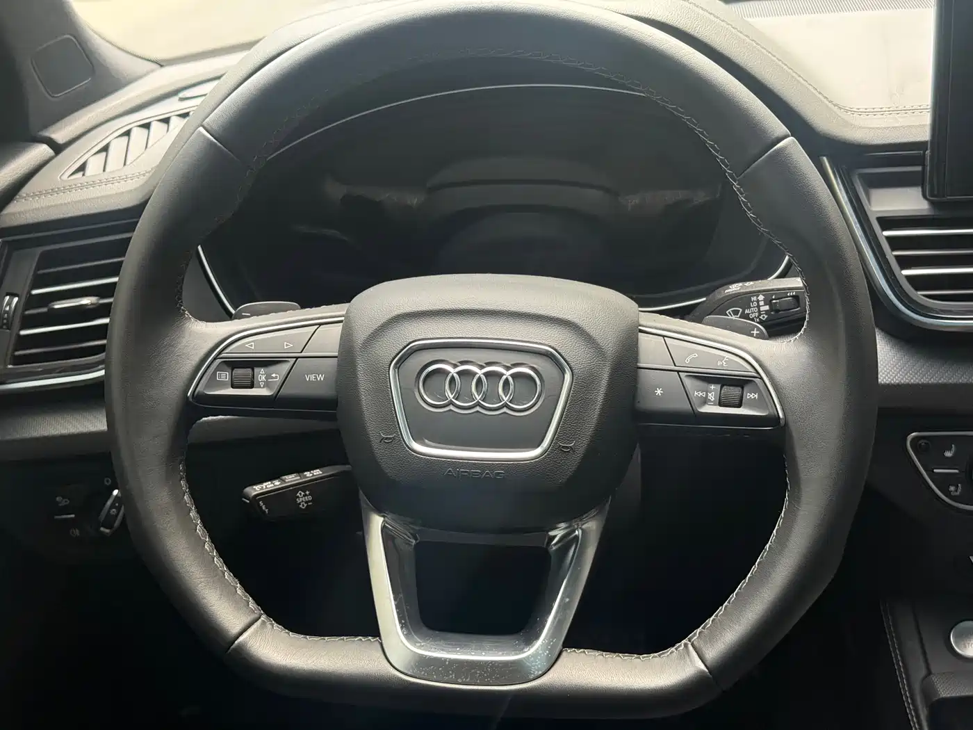 Audi Q5L 2023 40T Luxury Dynamic фото 9