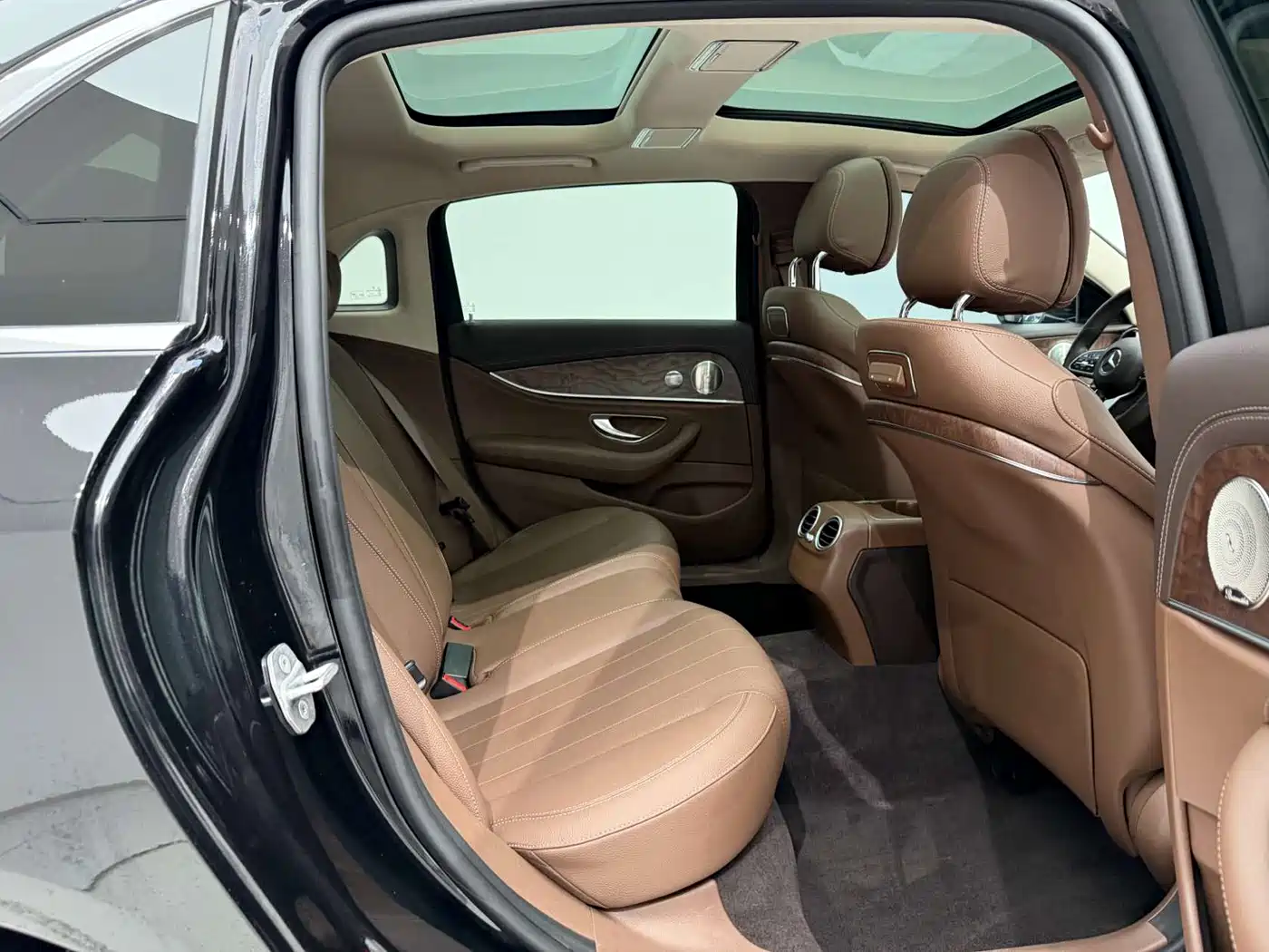 Mercedes-Benz E-Class 2020 Facelift E 300 L Fashion фото 17