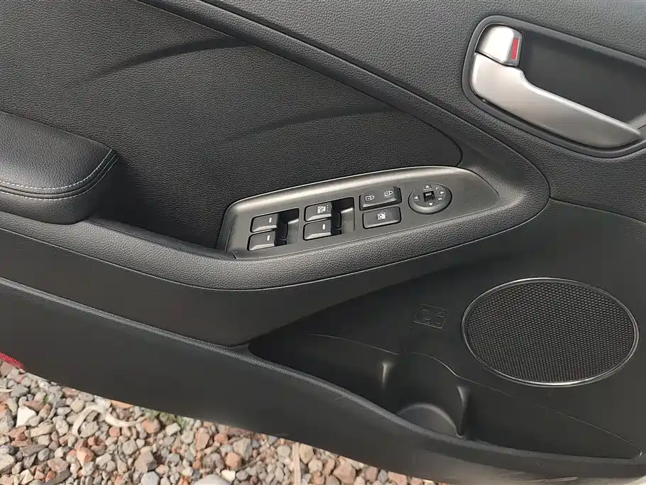 Kia K3 2016 1.6L Automatic GLS фото 7