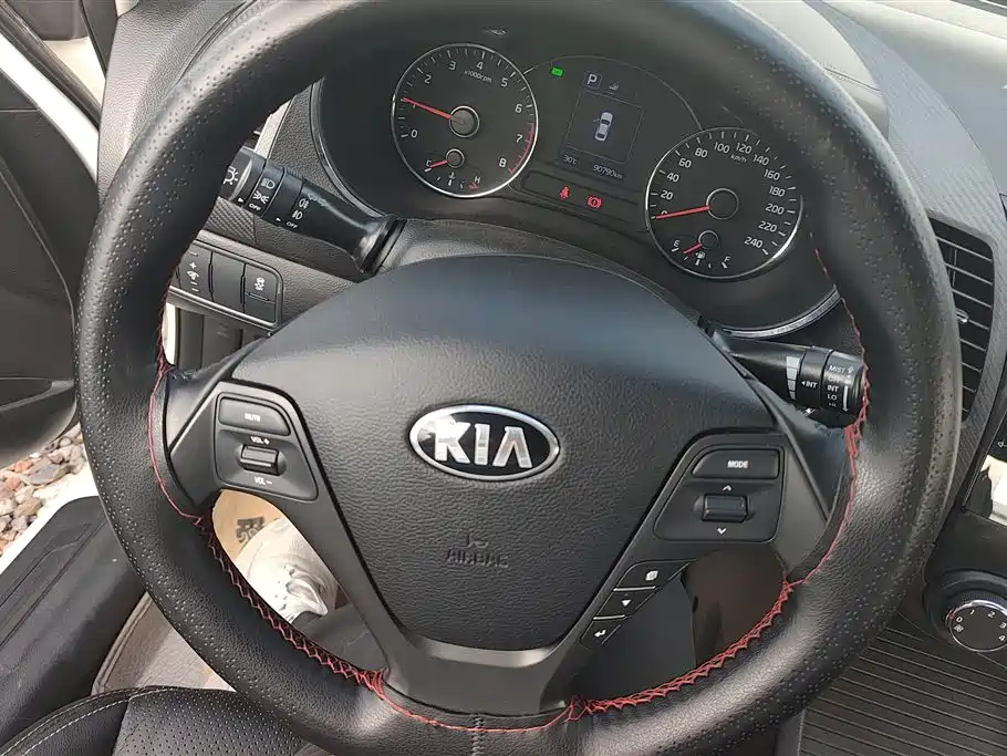 Kia K3 2016 1.6L Automatic GLS фото 15