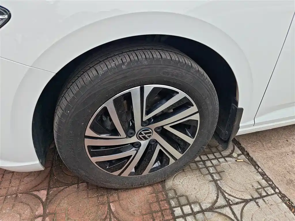 Volkswagen Lavida 2023 1.5L Auto Luxury Edition фото 25