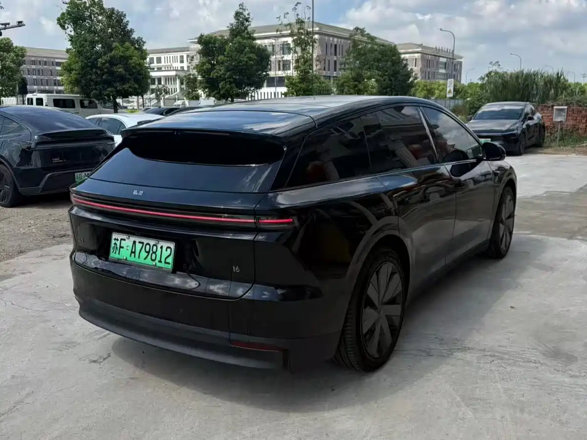 Li Auto i6 2026 2025 2WD Base Model