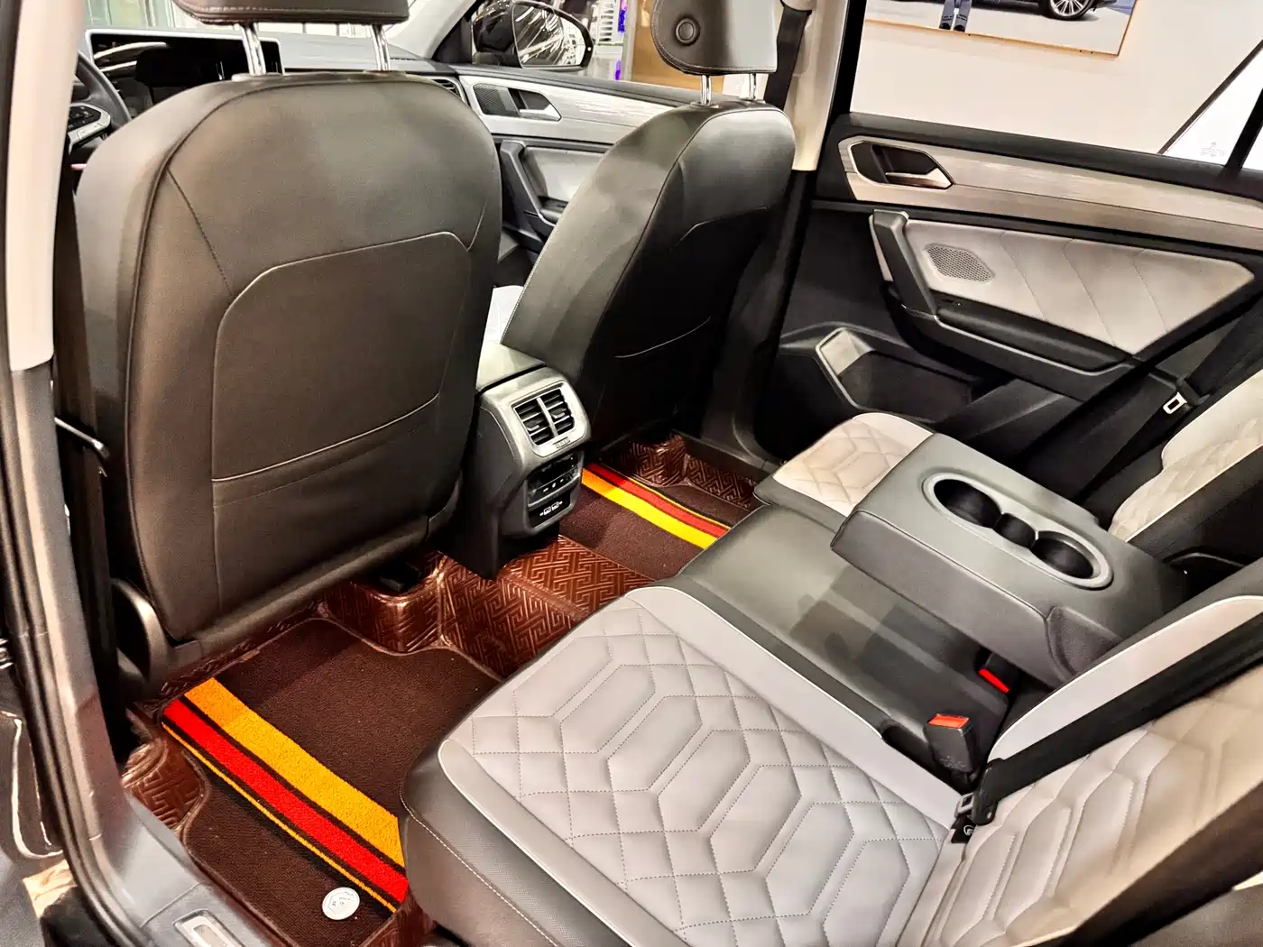 Volkswagen Tayron 2024 380TSI 4WD R-Line High Performance фото 14