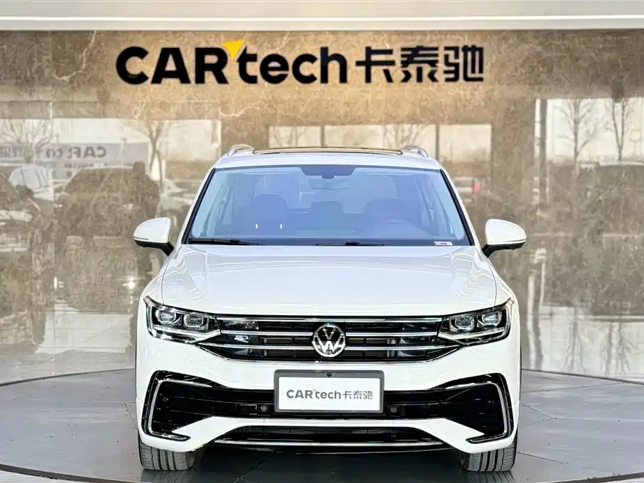 Volkswagen Tiguan L 2024 330TSI Automatic 2WD R-Line Premium Enjoyment Edition фото 3