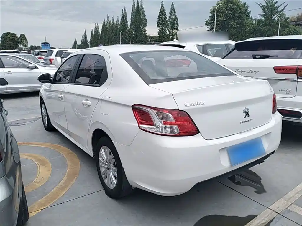 Peugeot 301 2014 1.6L Manual Comfort Edition фото 5