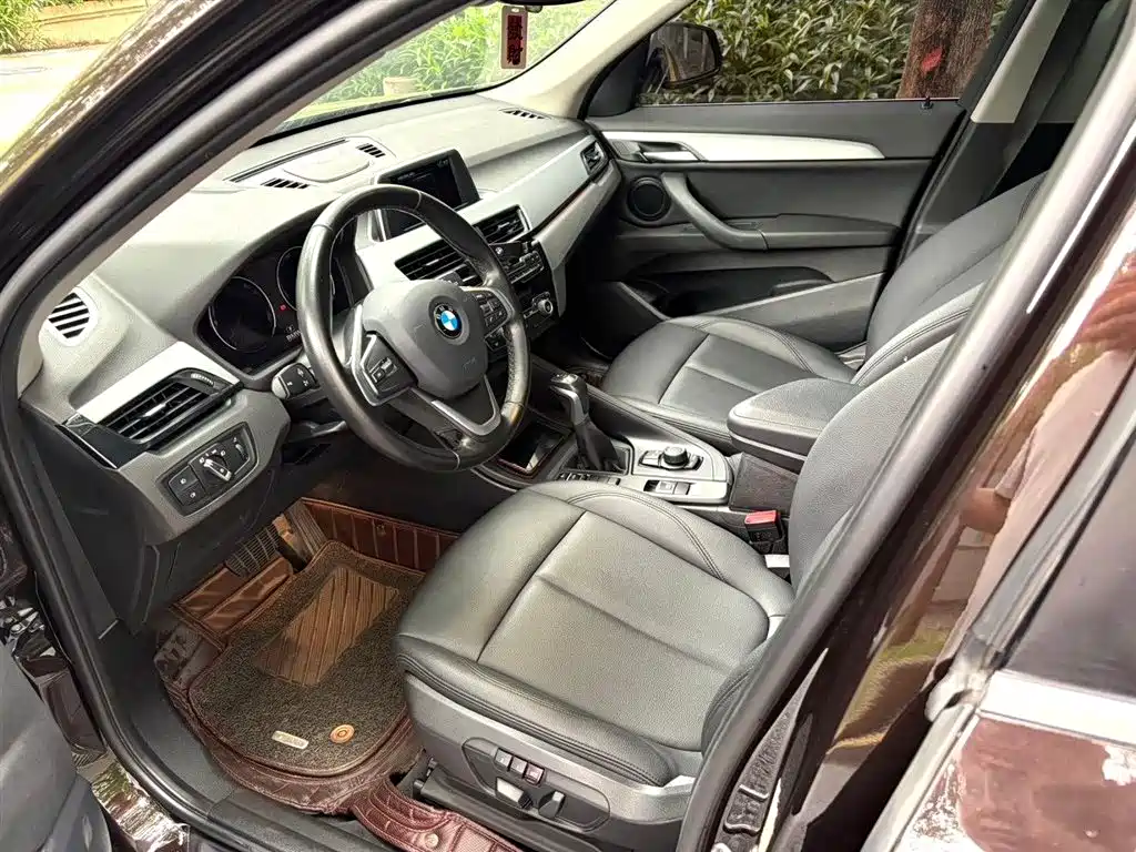 BMW X1 2019 sDrive20Li Leading Model фото 5