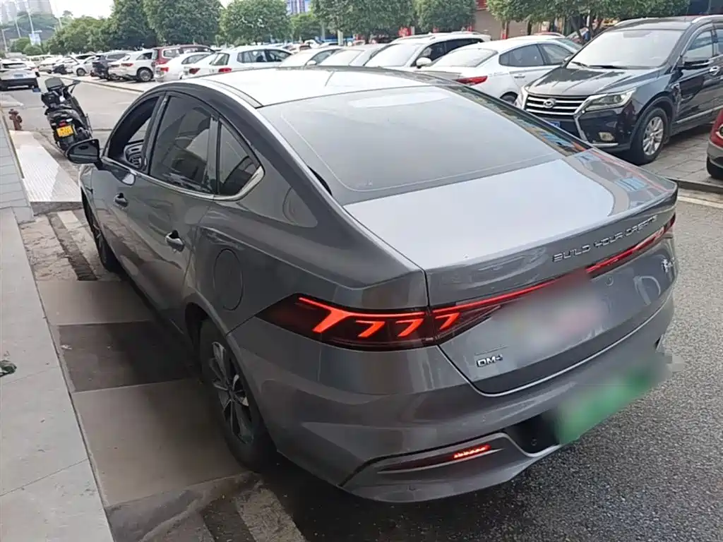 BYD Qin PLUS 2023 Champion Edition DM-i 55KM Leading фото 5