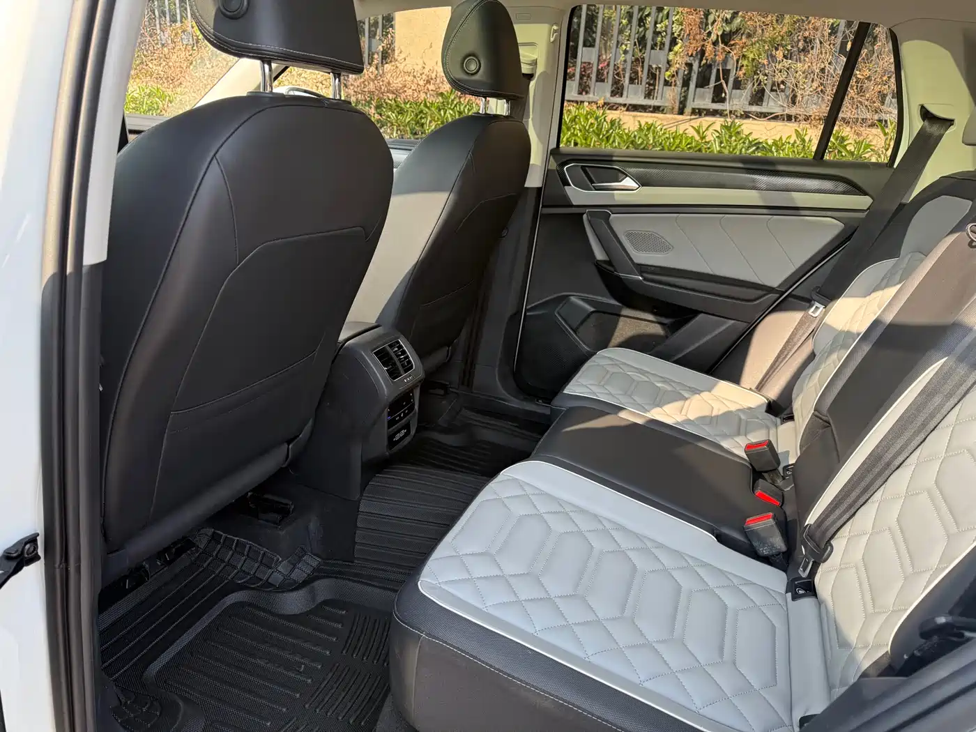 Volkswagen Tayron 2023 300TSI 2WD Luxury Plus Advanced Edition фото 7