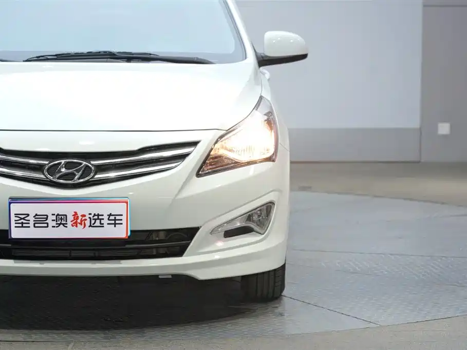 Hyundai Verna 2016 1.4L Automatic Fashion GS фото 3