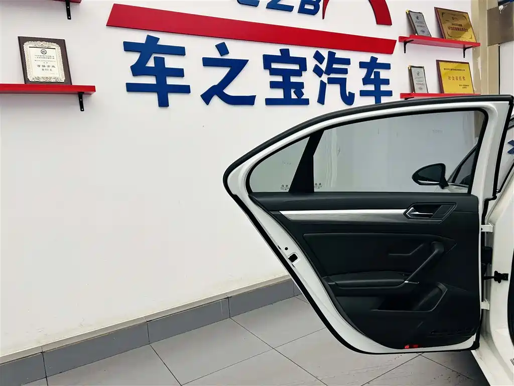 Volkswagen Lamando 2017 280TSI DSG Comfort Edition фото 24