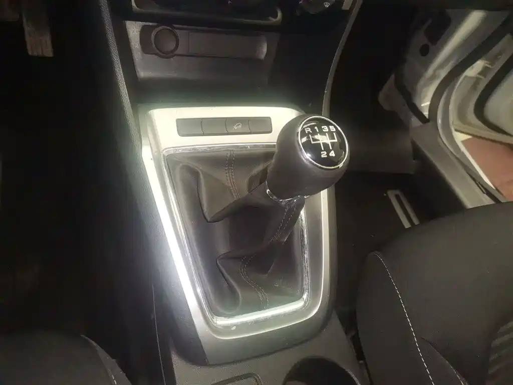 Roewe RX3 2020 2020 1.6L Manual Ultra Comfort Progressive