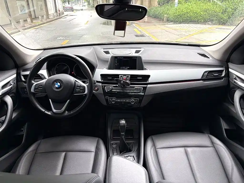 BMW X1 2019 sDrive20Li Leading Model фото 6
