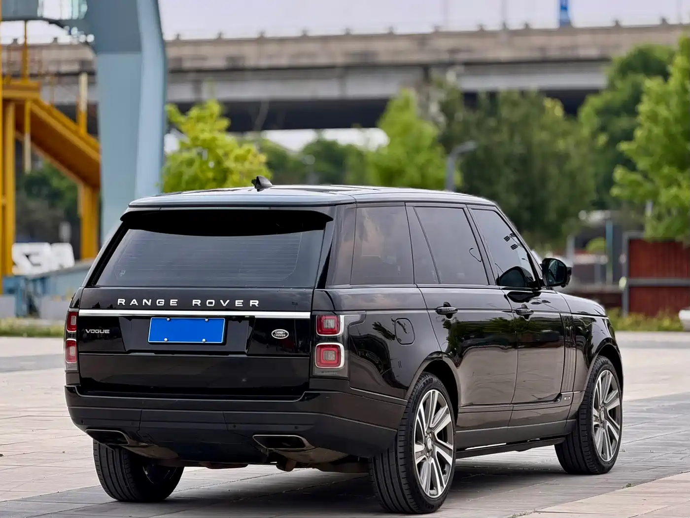 Land Rover Range Rover 2018 3.0 SC V6 Vogue Heritage Extended Edition фото 6