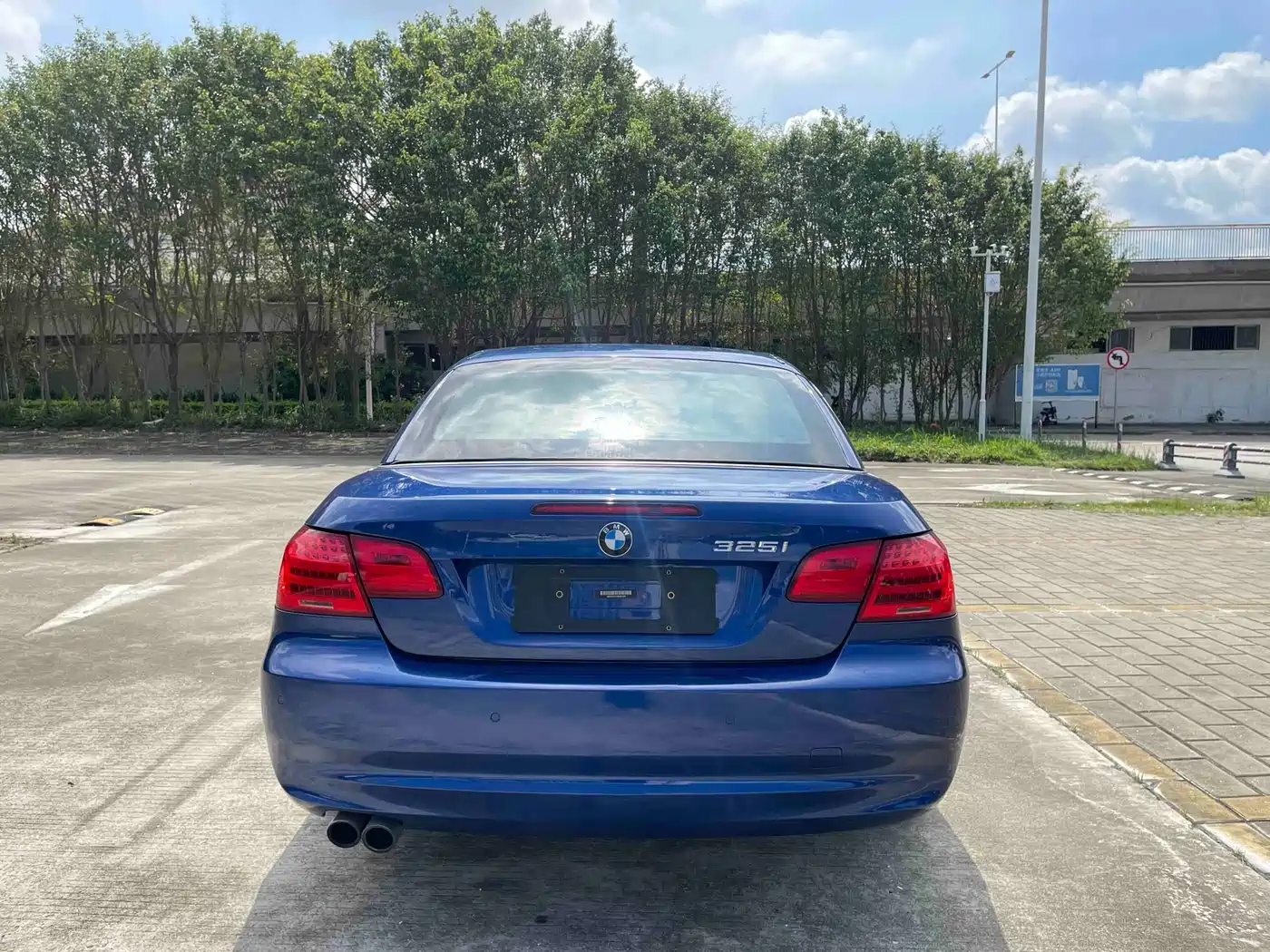 BMW 3 Series 2011 325i Luxury фото 8